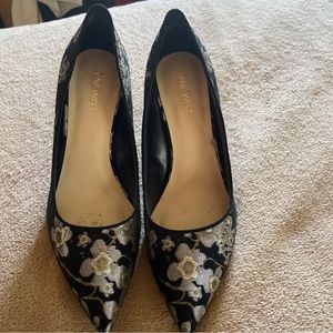Beautiful flowered Nine West Heels